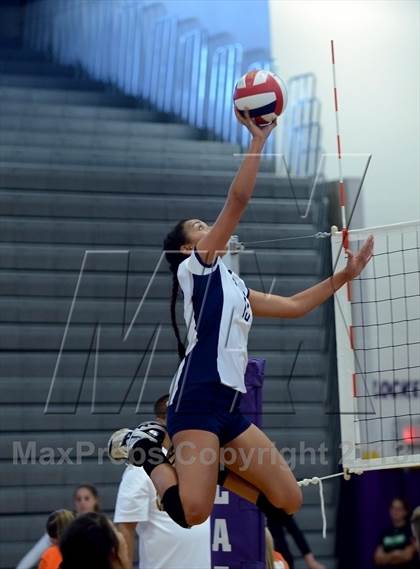 Thumbnail 1 in Torrey Pines vs. Kamehameha (Durango Fall Classic) photogallery.