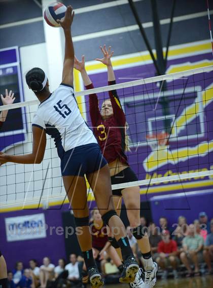 Thumbnail 2 in Torrey Pines vs. Kamehameha (Durango Fall Classic) photogallery.