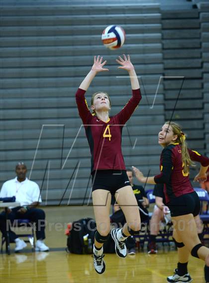Thumbnail 2 in Torrey Pines vs. Kamehameha (Durango Fall Classic) photogallery.