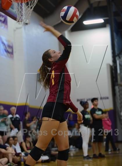 Thumbnail 2 in Torrey Pines vs. Kamehameha (Durango Fall Classic) photogallery.