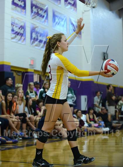 Thumbnail 2 in Torrey Pines vs. Kamehameha (Durango Fall Classic) photogallery.