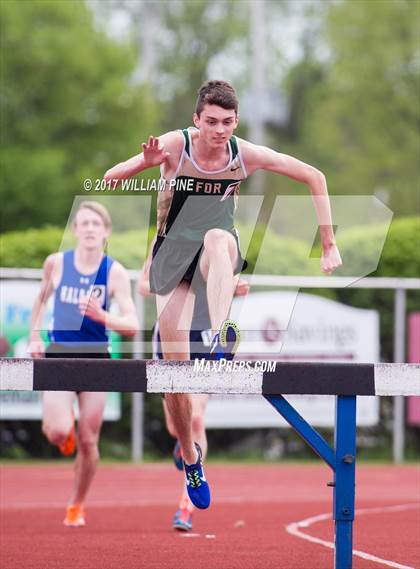Thumbnail 2 in Kingston Tiger Relays (Boys Varsity Steeplechase) photogallery.