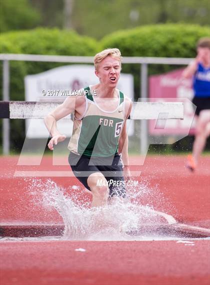 Thumbnail 1 in Kingston Tiger Relays (Boys Varsity Steeplechase) photogallery.