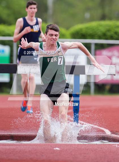 Thumbnail 3 in Kingston Tiger Relays (Boys Varsity Steeplechase) photogallery.