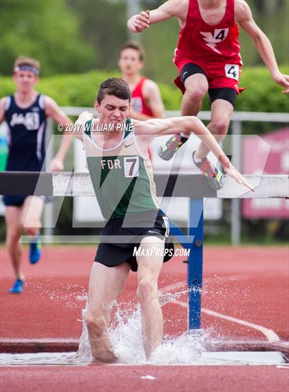 Thumbnail 2 in Kingston Tiger Relays (Boys Varsity Steeplechase) photogallery.