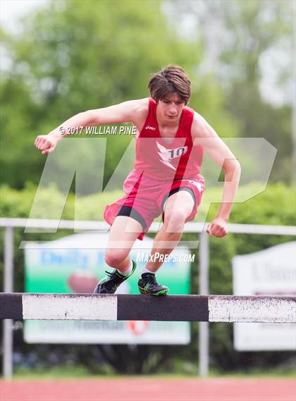 Thumbnail 3 in Kingston Tiger Relays (Boys Varsity Steeplechase) photogallery.
