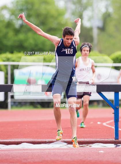 Thumbnail 1 in Kingston Tiger Relays (Boys Varsity Steeplechase) photogallery.