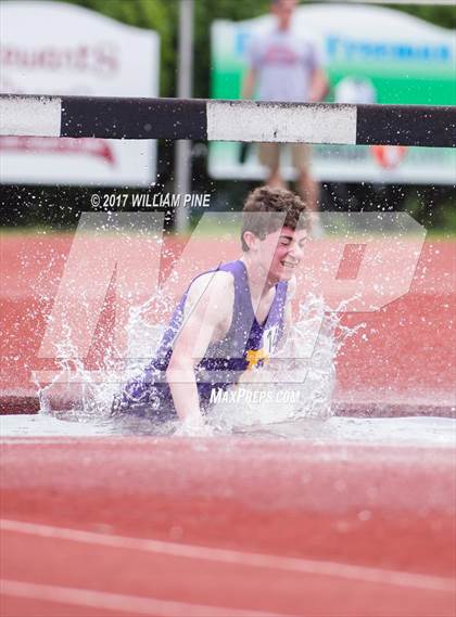 Thumbnail 1 in Kingston Tiger Relays (Boys Varsity Steeplechase) photogallery.