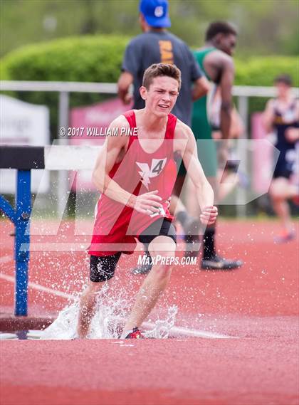 Thumbnail 1 in Kingston Tiger Relays (Boys Varsity Steeplechase) photogallery.