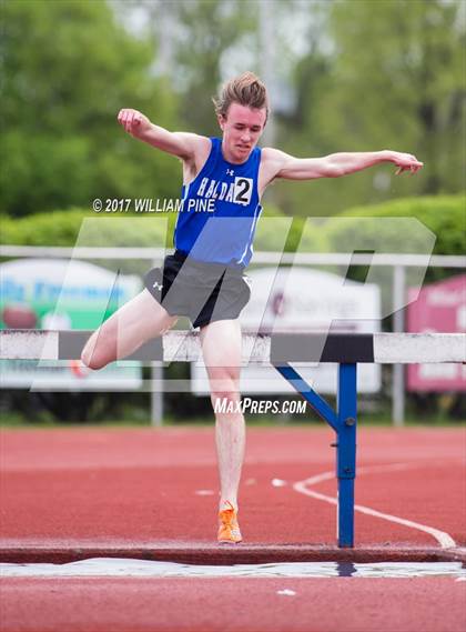 Thumbnail 3 in Kingston Tiger Relays (Boys Varsity Steeplechase) photogallery.