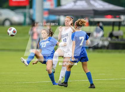 Thumbnail 1 in Lone Jack vs. Duchesne (MSHSAA Class 1 Semifinal) photogallery.