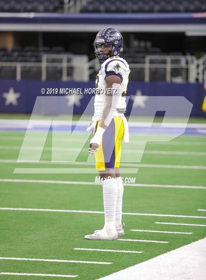 Thumbnail 1 in Highland Park vs. Lone Star (UIL 5A Regional Playoff) photogallery.