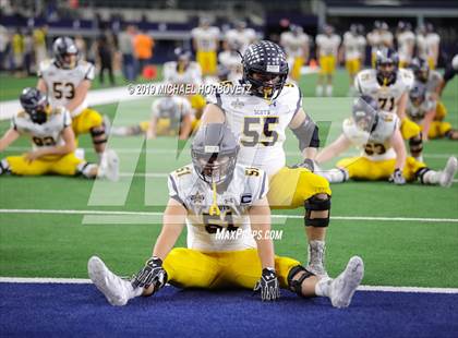 Thumbnail 1 in Highland Park vs. Lone Star (UIL 5A Regional Playoff) photogallery.