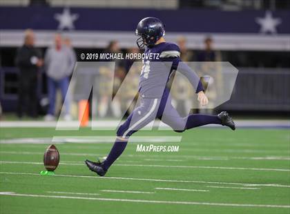 Thumbnail 2 in Highland Park vs. Lone Star (UIL 5A Regional Playoff) photogallery.