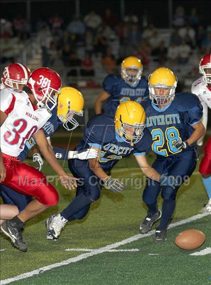 Thumbnail 2 in Mira Loma @ River City photogallery.