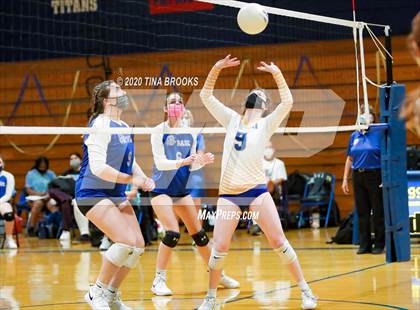 Thumbnail 2 in Heide Trask @ Richlands photogallery.
