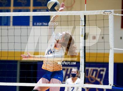 Thumbnail 3 in Heide Trask @ Richlands photogallery.