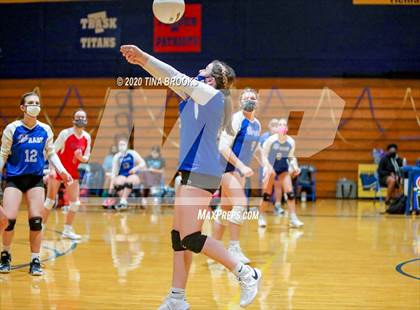Thumbnail 3 in Heide Trask @ Richlands photogallery.