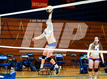 Thumbnail 2 in Heide Trask @ Richlands photogallery.
