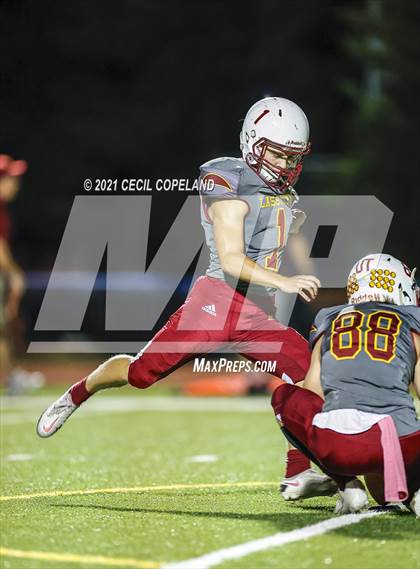 Thumbnail 3 in Sprayberry @ Lassiter photogallery.