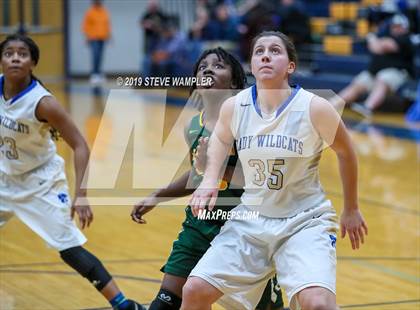 Thumbnail 2 in Gallatin @ Wilson Central photogallery.