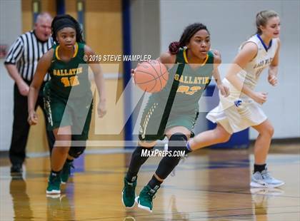Thumbnail 3 in Gallatin @ Wilson Central photogallery.