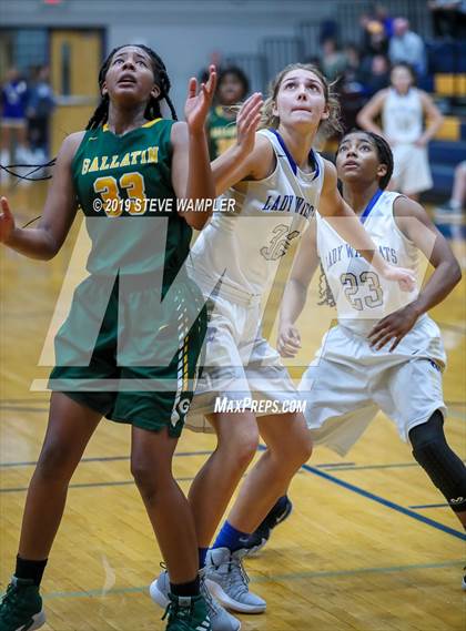 Thumbnail 2 in Gallatin @ Wilson Central photogallery.