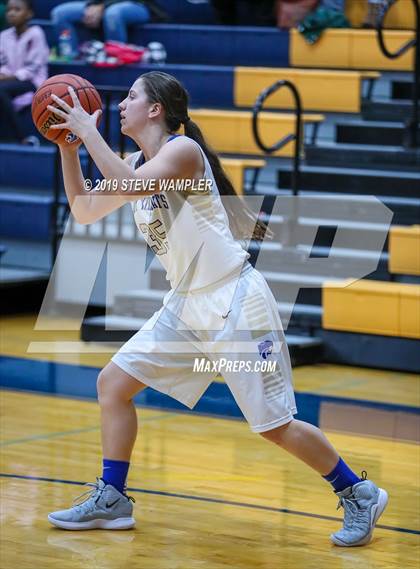 Thumbnail 3 in Gallatin @ Wilson Central photogallery.