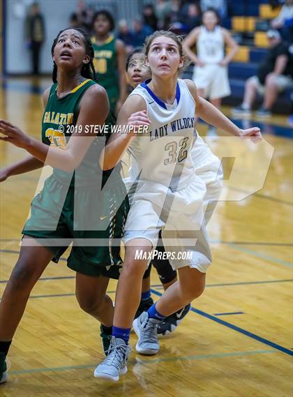 Thumbnail 3 in Gallatin @ Wilson Central photogallery.
