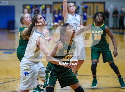 Thumbnail 2 in Gallatin @ Wilson Central photogallery.