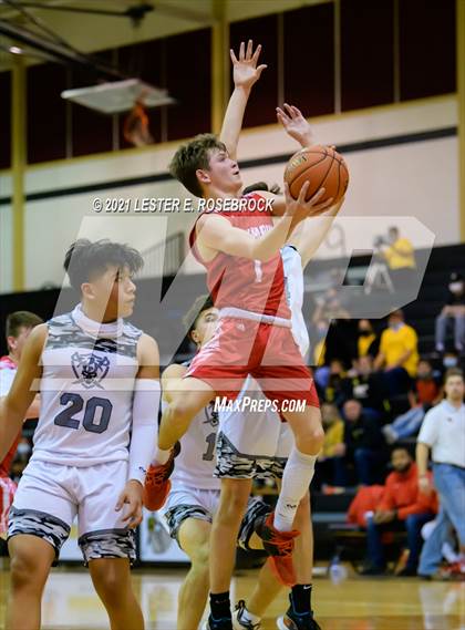 Thumbnail 2 in Lytle vs. Columbus (UIL 3A Bi-District Playoffs) photogallery.