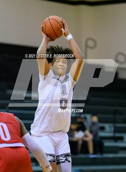Thumbnail 3 in Lytle vs. Columbus (UIL 3A Bi-District Playoffs) photogallery.