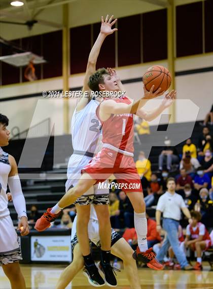 Thumbnail 3 in Lytle vs. Columbus (UIL 3A Bi-District Playoffs) photogallery.