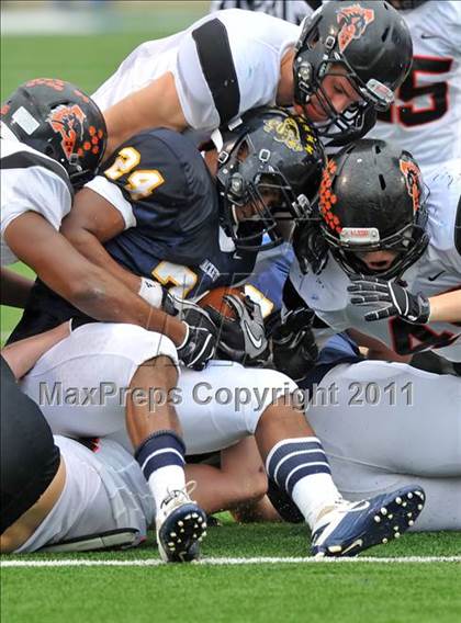 Thumbnail 2 in Aledo vs. Stephenville (4A Division 2 Quarterfinal) photogallery.