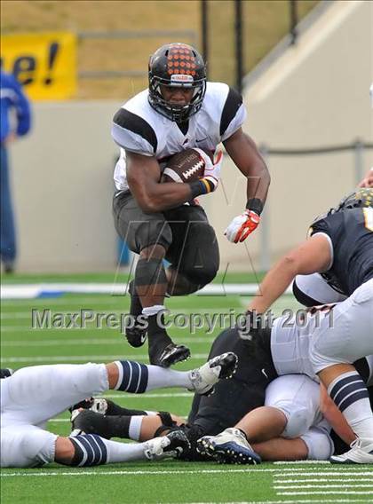 Thumbnail 1 in Aledo vs. Stephenville (4A Division 2 Quarterfinal) photogallery.