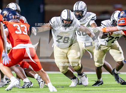 Thumbnail 1 in Foster @ Seven Lakes photogallery.