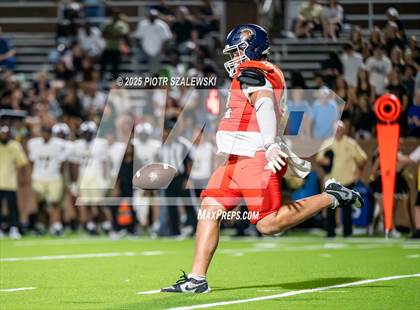 Thumbnail 1 in Foster @ Seven Lakes photogallery.