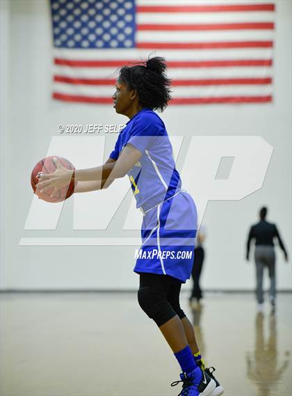 Thumbnail 2 in Oscar Smith @ Hickory photogallery.