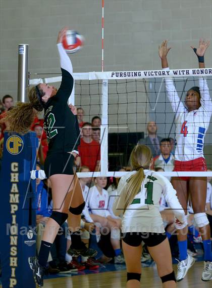 Thumbnail 2 in Granite Bay vs. Los Alamitos (CIF State D1 Final) photogallery.