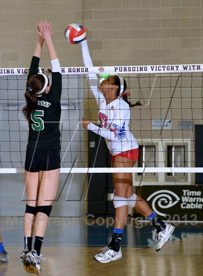 Thumbnail 2 in Granite Bay vs. Los Alamitos (CIF State D1 Final) photogallery.