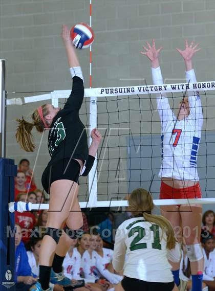 Thumbnail 3 in Granite Bay vs. Los Alamitos (CIF State D1 Final) photogallery.