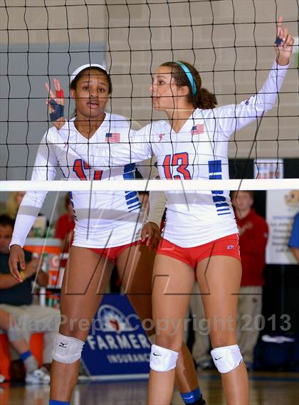 Thumbnail 2 in Granite Bay vs. Los Alamitos (CIF State D1 Final) photogallery.