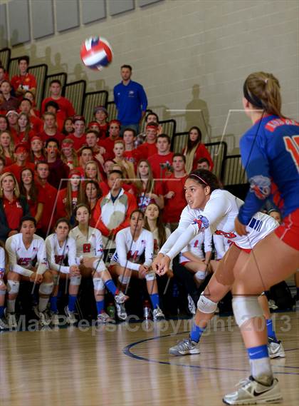 Thumbnail 3 in Granite Bay vs. Los Alamitos (CIF State D1 Final) photogallery.