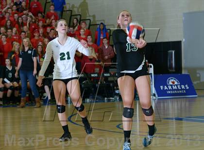Thumbnail 2 in Granite Bay vs. Los Alamitos (CIF State D1 Final) photogallery.