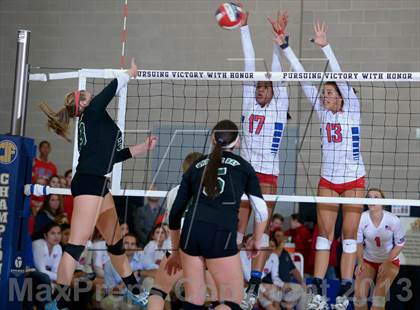 Thumbnail 1 in Granite Bay vs. Los Alamitos (CIF State D1 Final) photogallery.