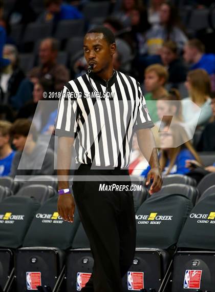 Thumbnail 2 in Del Campo vs Rocklin (@ Golden 1 Center) photogallery.