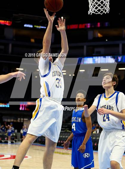 Thumbnail 3 in Del Campo vs Rocklin (@ Golden 1 Center) photogallery.