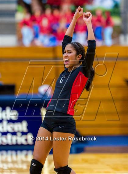 Thumbnail 1 in Stevens vs. Warren photogallery.