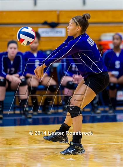 Thumbnail 2 in Stevens vs. Warren photogallery.