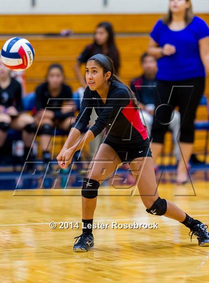 Thumbnail 1 in Stevens vs. Warren photogallery.